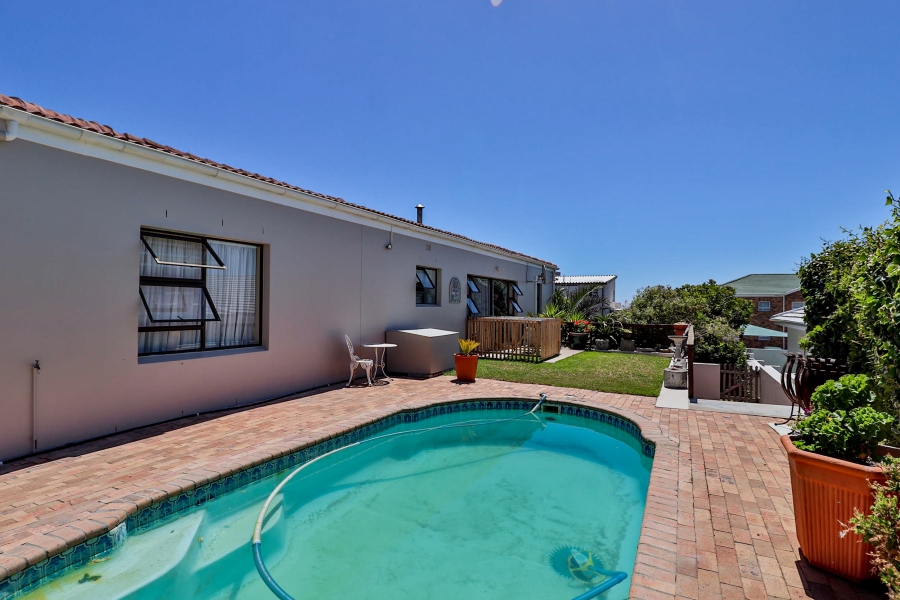 3 Bedroom Property for Sale in Yzerfontein Western Cape